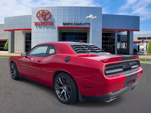 Used 2016 Dodge Challenger SRT image 4