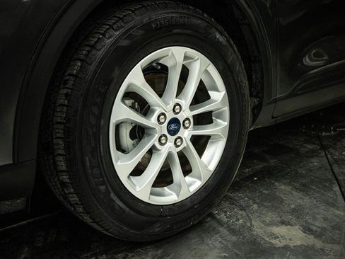 Used 2020 Ford Escape SE FWD image 3