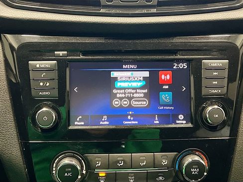 Used 2020 Nissan Rogue Sport S image 11