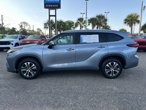 Used 2023 Toyota Highlander XLE image 13