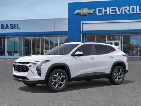 New 2026 Chevrolet Trax LT w/ LT Convenience Package FWD image 2