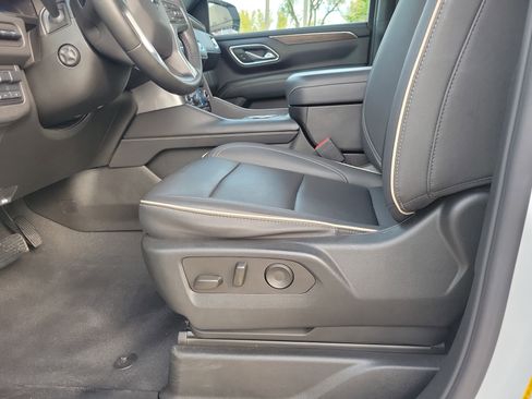 Used 2023 Chevrolet Tahoe Premier w/ Premium Package image 14