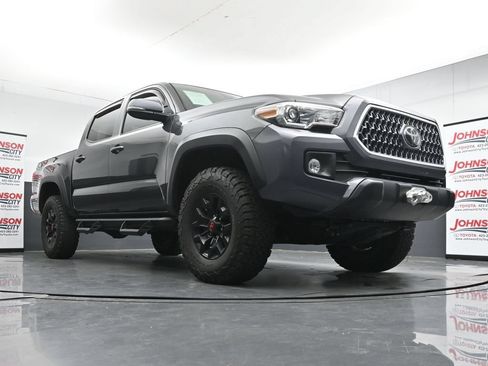 Used 2019 Toyota Tacoma TRD Off-Road AWD/4WD image 34