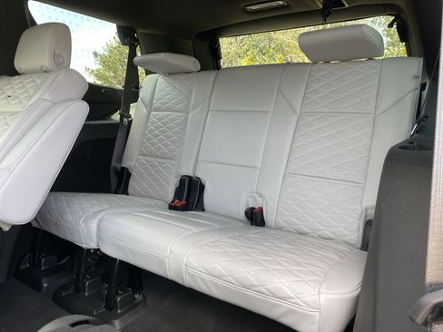 Used 2026 Cadillac Escalade V image 9