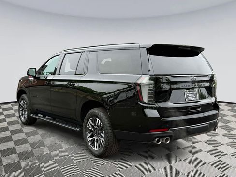 Used 2026 Chevrolet Suburban Z71 w/ Comfort Package AWD/4WD image 4