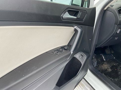 Used 2018 Volkswagen Tiguan SEL w/ 3rd Row Seat Package image 14