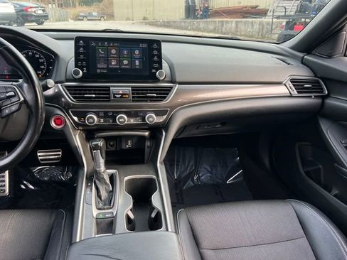 Used 2018 Honda Accord Sport image 15