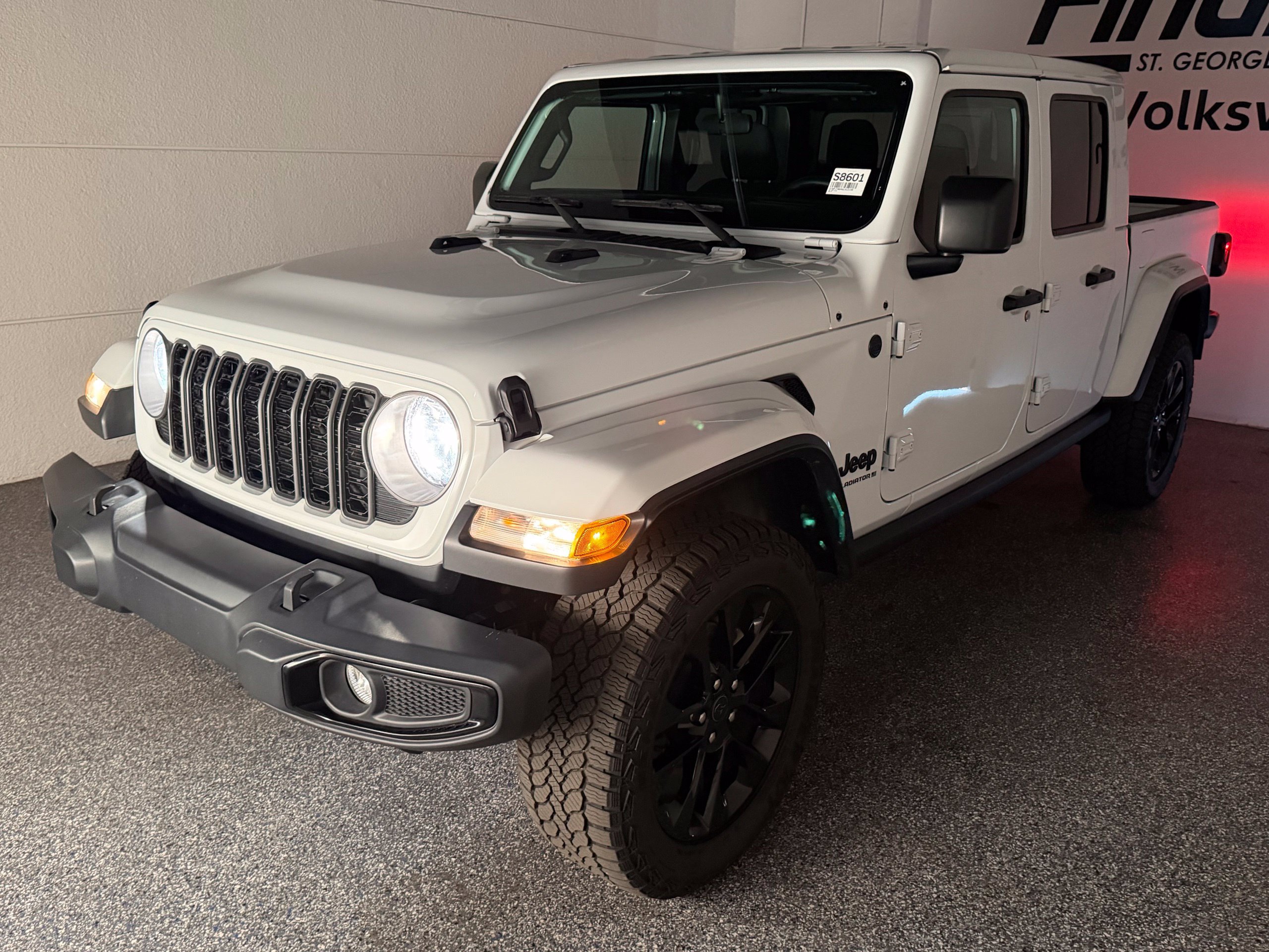 Used 2025 Jeep Gladiator Sport AWD/4WD image 48