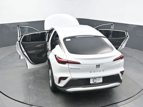 Used 2025 Buick Envista Preferred image 72