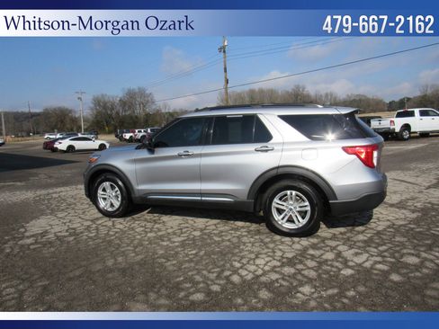 Used 2021 Ford Explorer XLT image 8