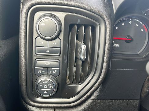 Used 2021 Chevrolet Silverado 2500 Custom w/ Custom Value Package AWD/4WD image 12