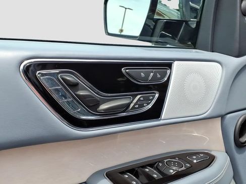 Used 2024 Lincoln Navigator L Black Label AWD/4WD image 9