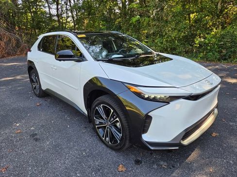 Used 2024 Toyota bZ4X AWD w/ Weather Package image 3