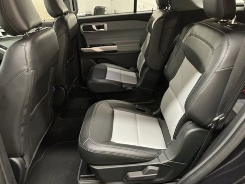 Used 2022 Ford Explorer XLT w/ Equipment Group 202A image 14