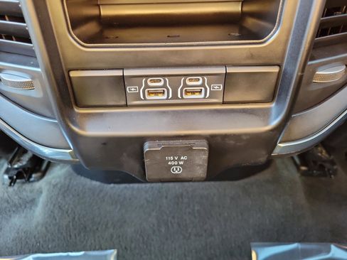 Used 2024 RAM 1500 Laramie image 14