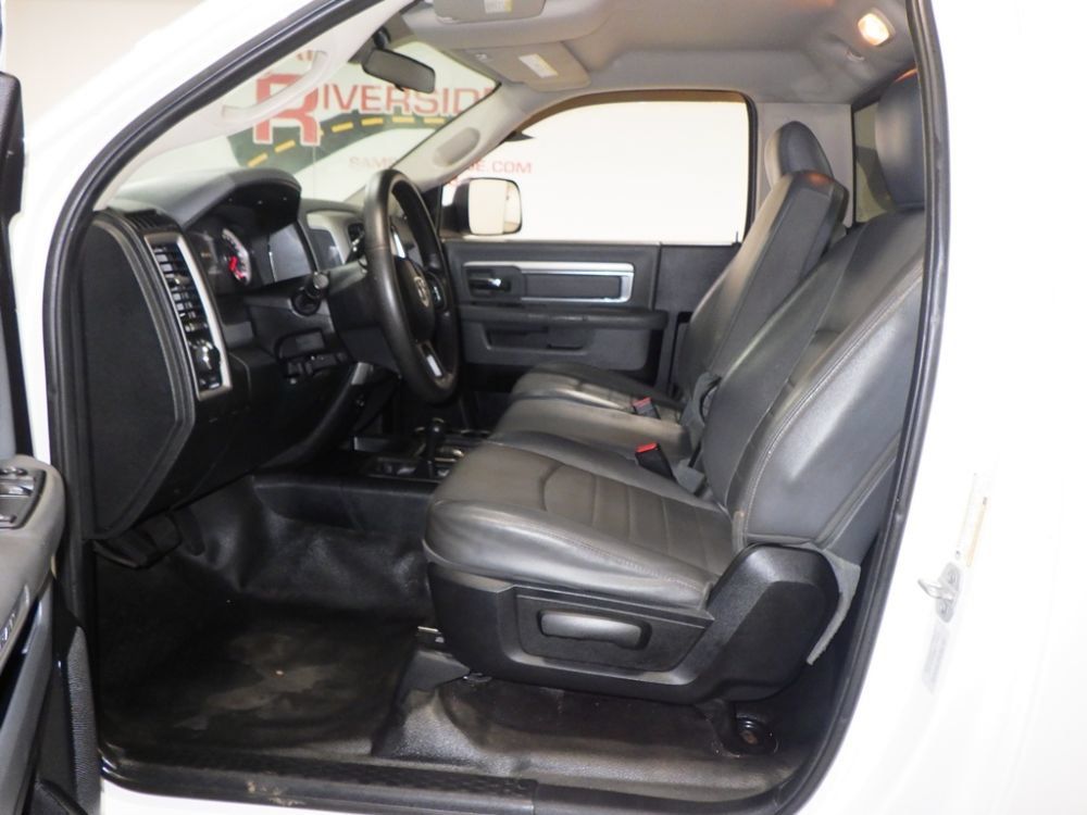 Used 2015 RAM 3500 Tradesman w/ Chrome Appearance Group AWD/4WD image 7
