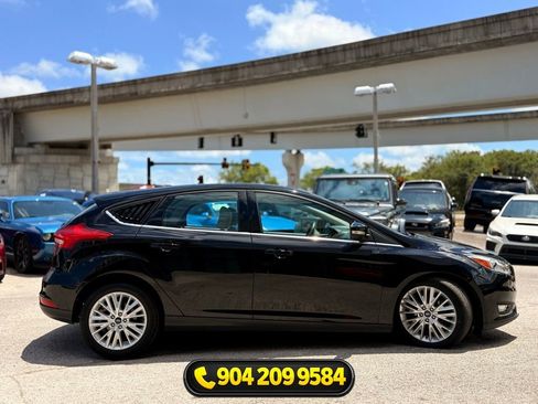 Used 2017 Ford Focus Titanium FWD image 11
