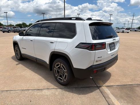 New 2026 Jeep Cherokee Laredo AWD/4WD image 12