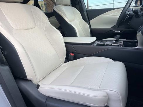 Used 2024 Lexus RX 350 350 Luxury w/ Convenience Package image 28