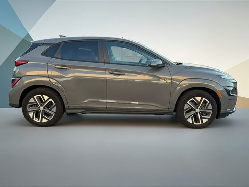 Used 2023 Hyundai Kona SE w/ Cargo Package image 13