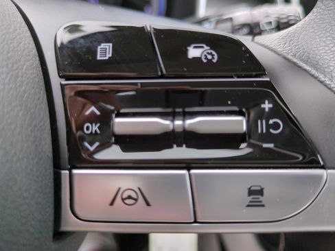 Certified 2024 Hyundai Tucson SE image 11