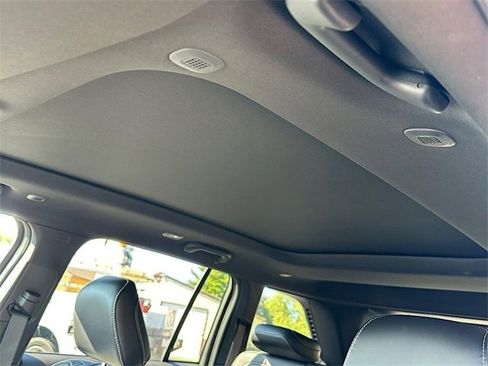 New 2025 Jeep Grand Cherokee Limited image 13