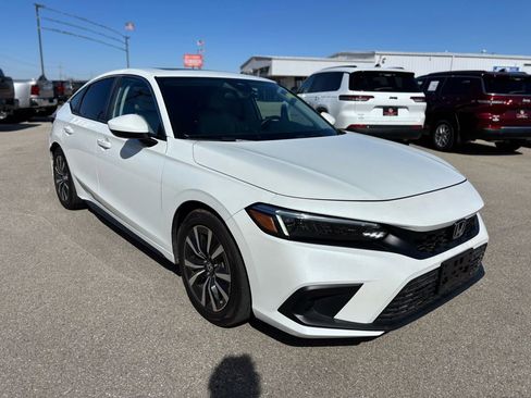 Used 2024 Honda Civic EX-L image 2