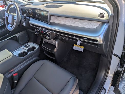 New 2026 Hyundai Ioniq 9 Limited image 26