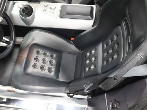 Used 2006 Ford GT image 27