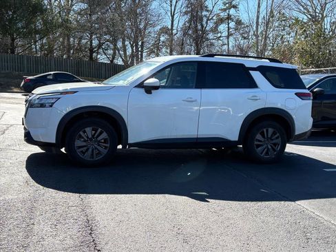 Used 2024 Nissan Pathfinder SV image 4