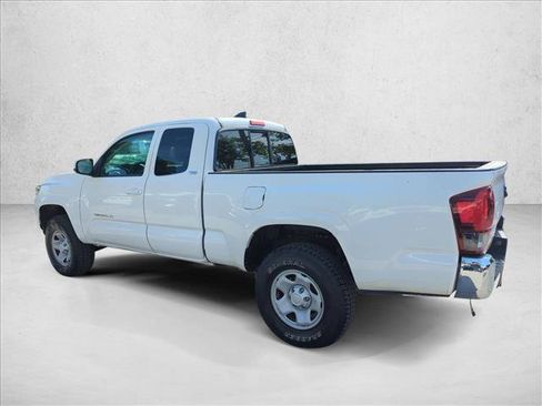 Used 2022 Toyota Tacoma SR5 AWD/4WD image 8