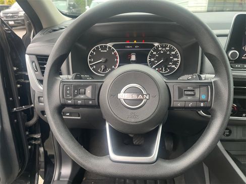 Used 2024 Nissan Rogue SV image 21