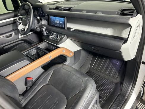 Used 2020 Land Rover Defender 110 HSE AWD/4WD image 10