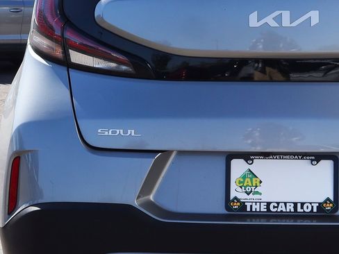 Used 2024 Kia Soul LX w/ Option Group 015 image 19