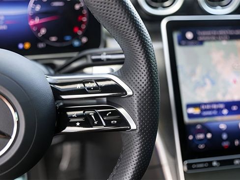 Used 2025 Mercedes-Benz CLE 300 4MATIC Coupe image 13