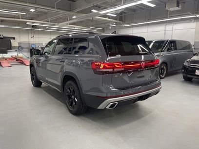 New 2026 Volkswagen Atlas Peak Edition