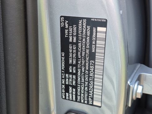 Certified 2026 Porsche Macan AWD/4WD image 38