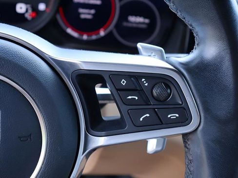Used 2021 Porsche Cayenne image 31