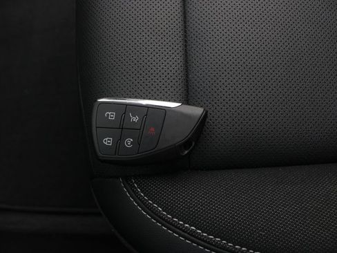 Used 2024 Chevrolet Blazer EV LT AWD/4WD image 8