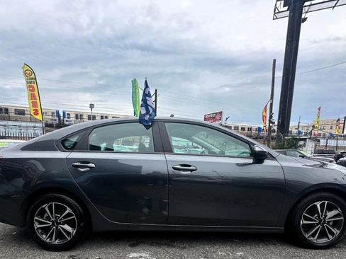 Used 2024 Kia Forte LXS FWD image 3