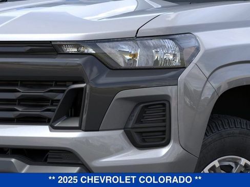 New 2025 Chevrolet Colorado LT w/ Advanced Trailering Package AWD/4WD image 11
