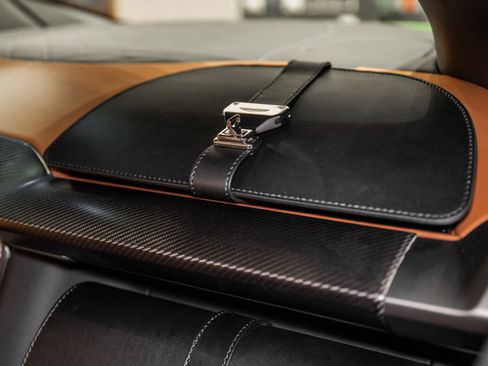 Used 2025 Aston Martin Vanquish Coupe image 50