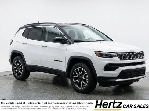 Used 2025 Jeep Compass Trailhawk image 1