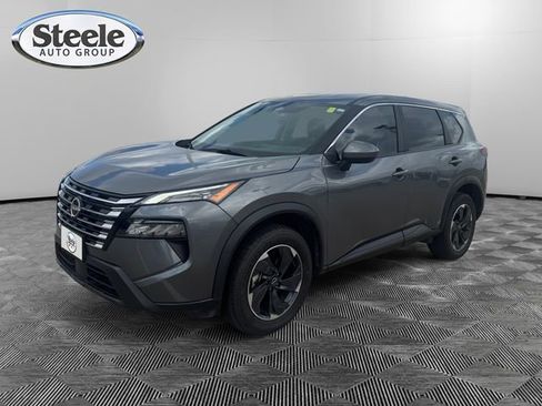 Used 2025 Nissan Rogue SV image 1
