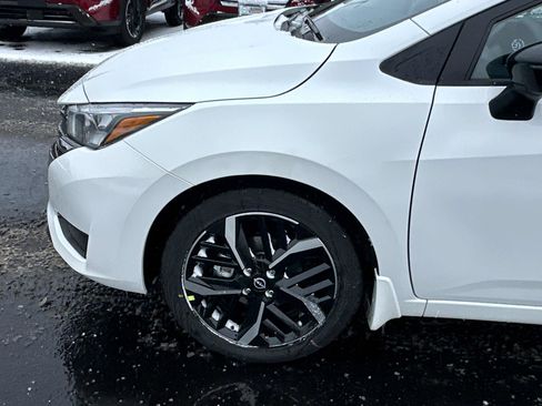 New 2025 Nissan Versa SR w/ Trunk Package image 6