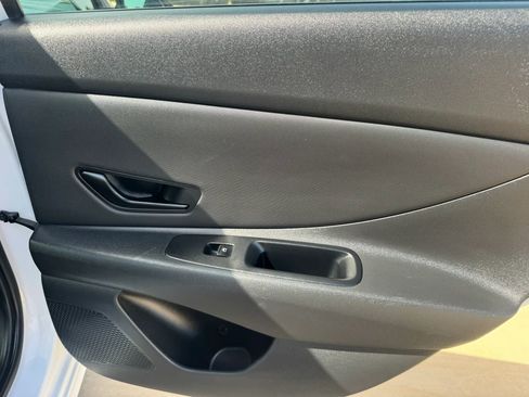 Used 2025 Hyundai Elantra Sport FWD image 43