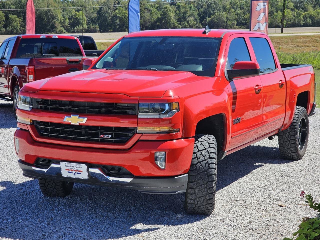 Used 2018 Chevrolet Silverado 1500 LT w/ Texas Edition AWD/4WD image 4