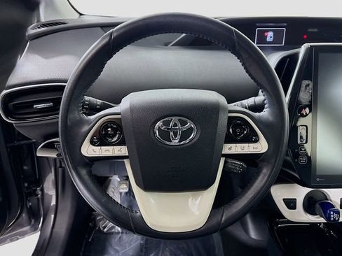 Used 2018 Toyota Prius Prime Advanced image 11