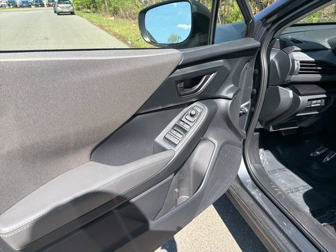 Used 2025 Subaru Crosstrek 2.0i Premium image 17