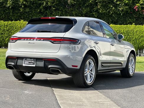 Certified 2025 Porsche Macan image 8